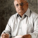 Founder Editor of Navrang Ruperi Mr Ashok Ujlambkar
