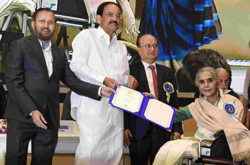Surekha Sikri while receiving National Film Award for Best Supporting Actress for Badhaai Ho (2018).