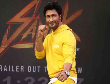 Vidyut Jamwal surprised everyone with his live high-octane stunt!