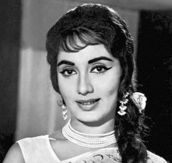 Remembering Actress Sadhana and her story behind sadhana cut