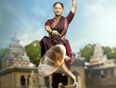 Video of 'Sahvena Anurag' song from 'Panghrun' marathi released