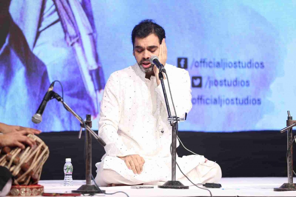 Singer Rahul Deshpande at the music launch of the marathi film Me Vasantrao