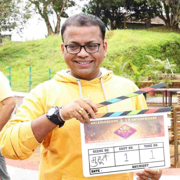 Prasad Khandekar's directorial innings, Muhurat of the marathi movie 'Ekda Yeun Tar Bagha'