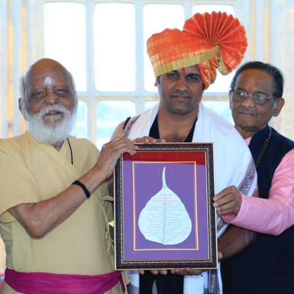 Director Digpal Lanjekar honored with 'Gurukul' award