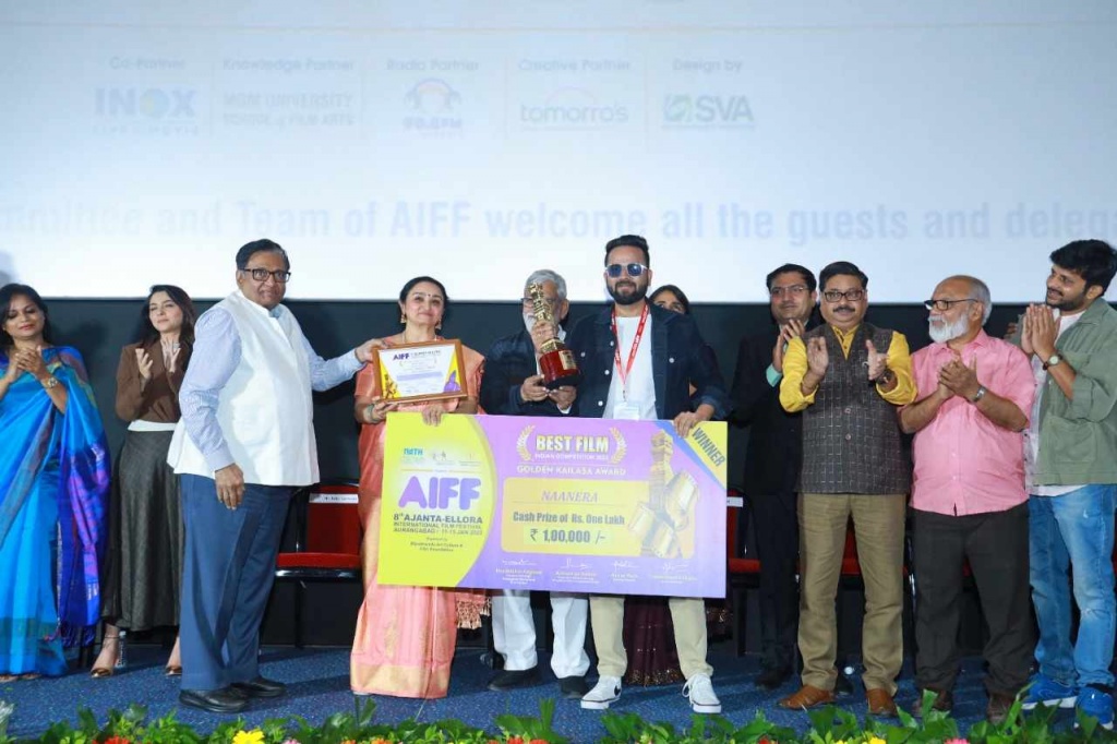 Directed by Dipankar Prakash, 'Nanera', based on a Rajasthani story, won the 'Suvarna Kailasa' award for the best film.