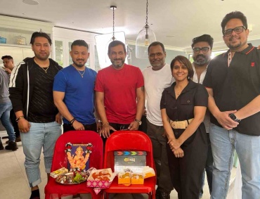 The Marathi Film 'Vadapav' launched in London, will be directed by Prasad Oak